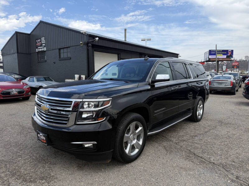 2017 Chevrolet Suburban 4WD 1500 Premier w/8-speed's photo