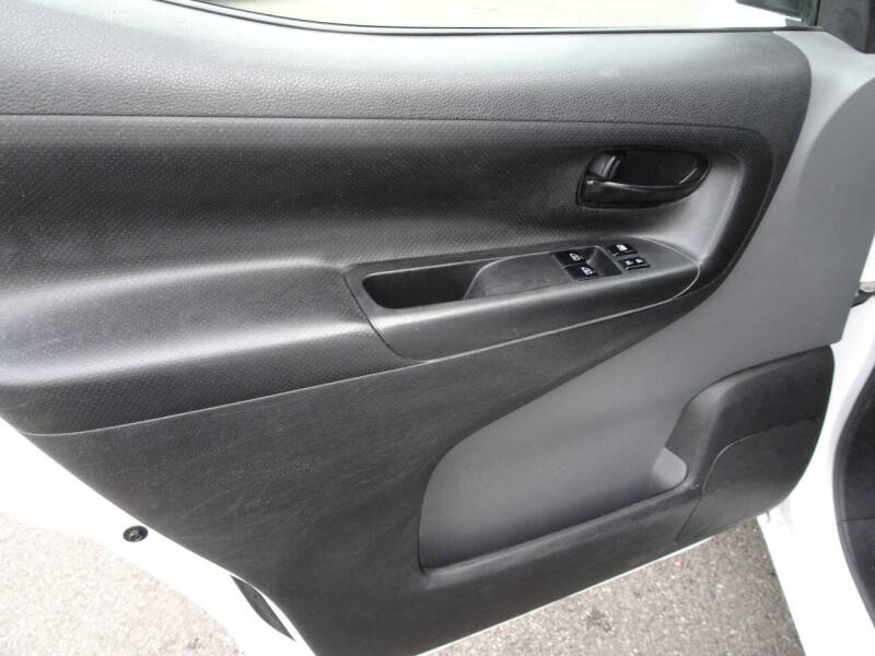 2020 Nissan NV200 SV