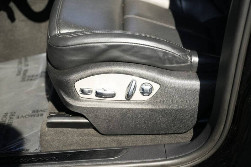 2023 Porsche Macan T