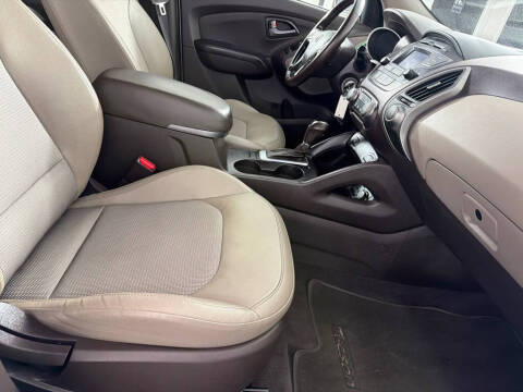 2015 Hyundai Tucson SE
