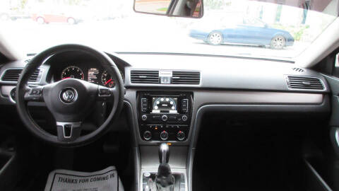 2015 Volkswagen Passat 1.8T SE