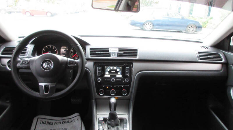 2015 Volkswagen Passat 1.8T SE