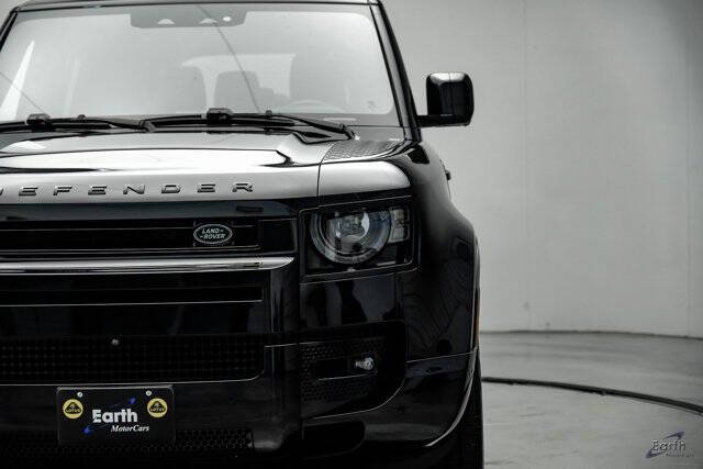 2024 Land Rover Defender 130 P400 X-Dynamic SE