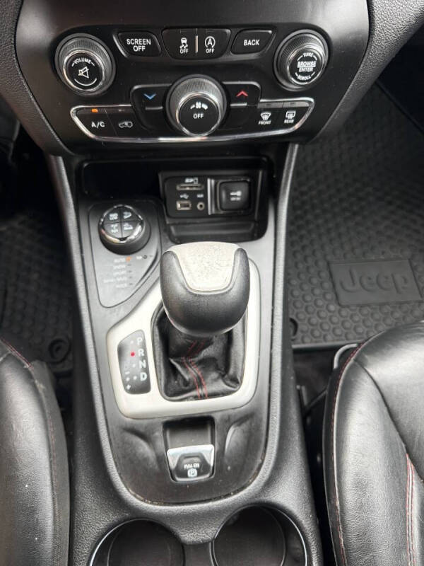 2017 Jeep Cherokee Trailhawk