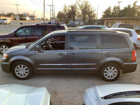 2016 Chrysler Town and Country Touring