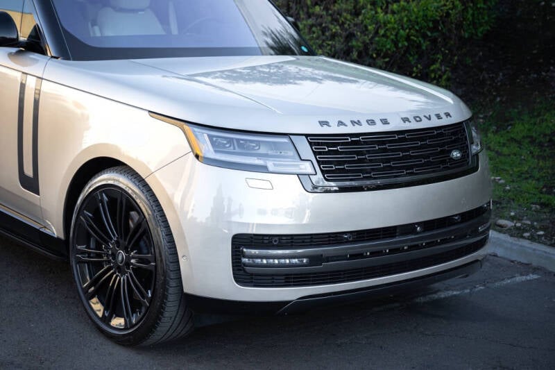 2023 Land Rover Range Rover SE photo 39