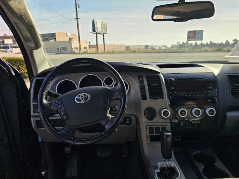 2013 Toyota Sequoia SR5
