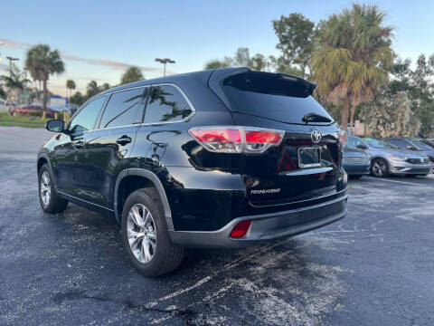 2016 Toyota Highlander LE