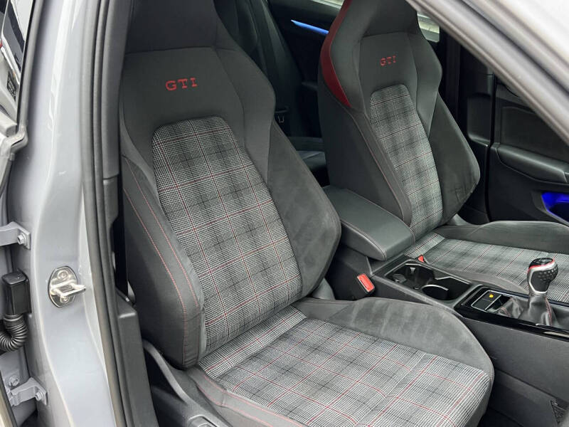 2023 Volkswagen Golf GTI SE