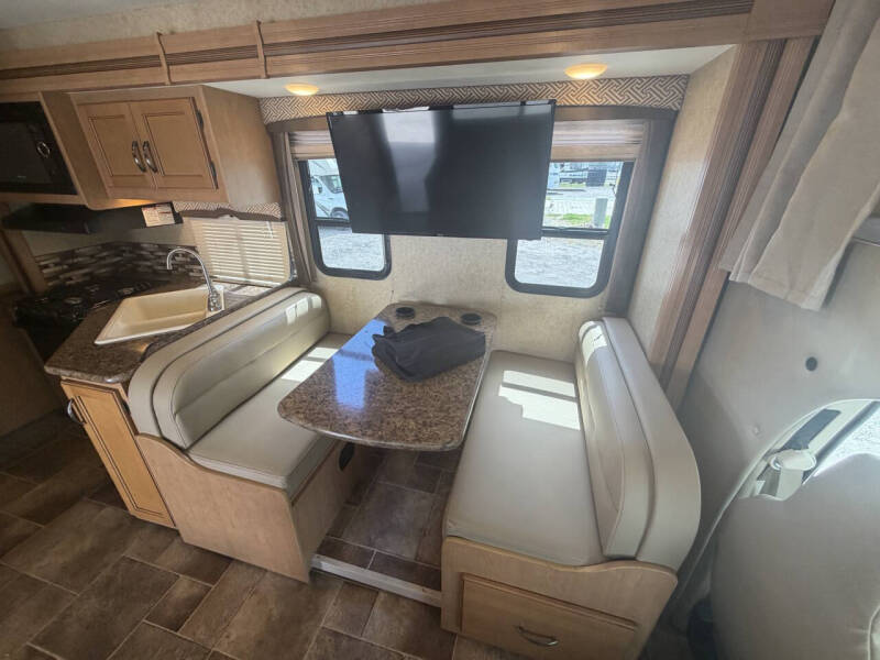 2017 Thor Motor Coach Chateau