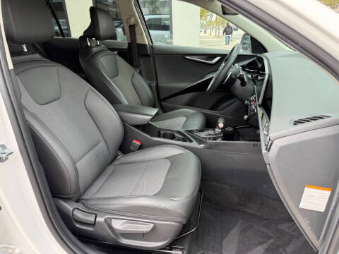 2024 Kia Niro EX