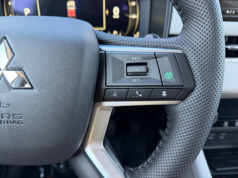 2026 Mitsubishi Outlander SE