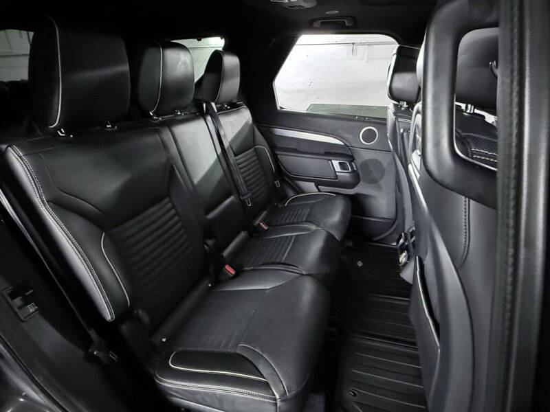 2022 Land Rover Discovery P360 HSE R-Dynamic