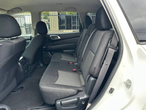 2018 Nissan Pathfinder SV