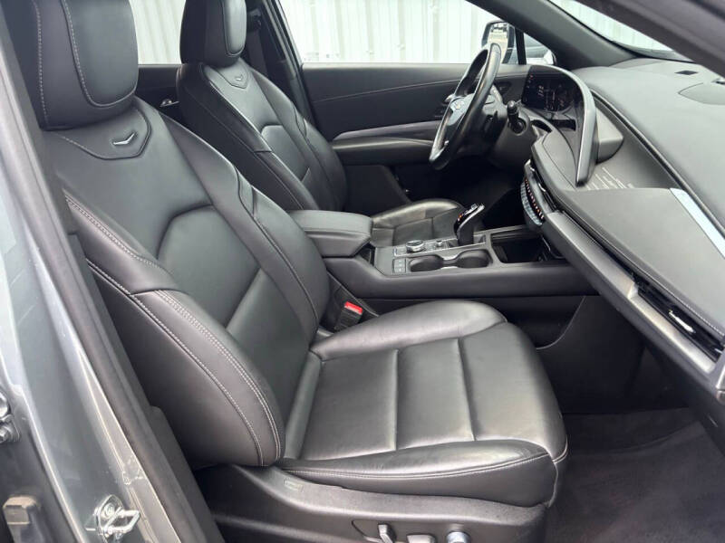 2024 Cadillac XT4 Premium Luxury