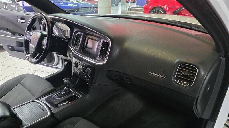 2016 Dodge Charger SE