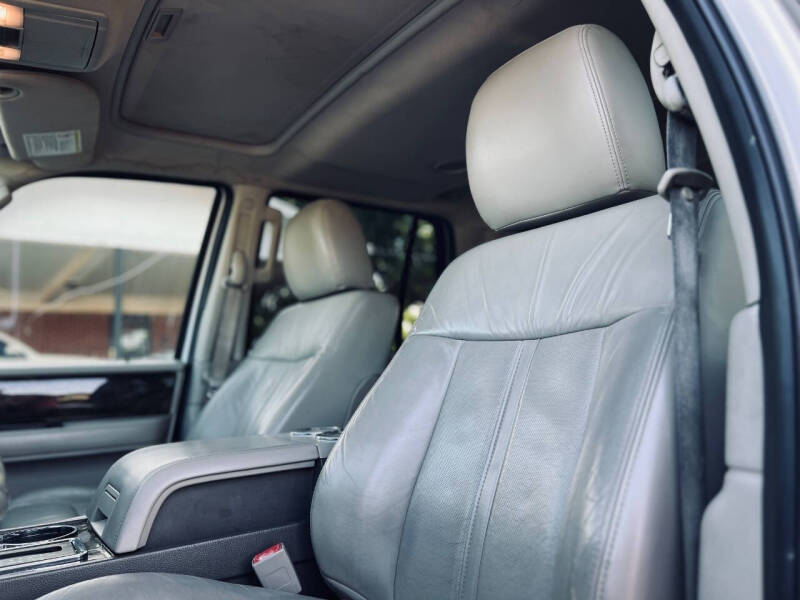 2016 Lincoln Navigator Select