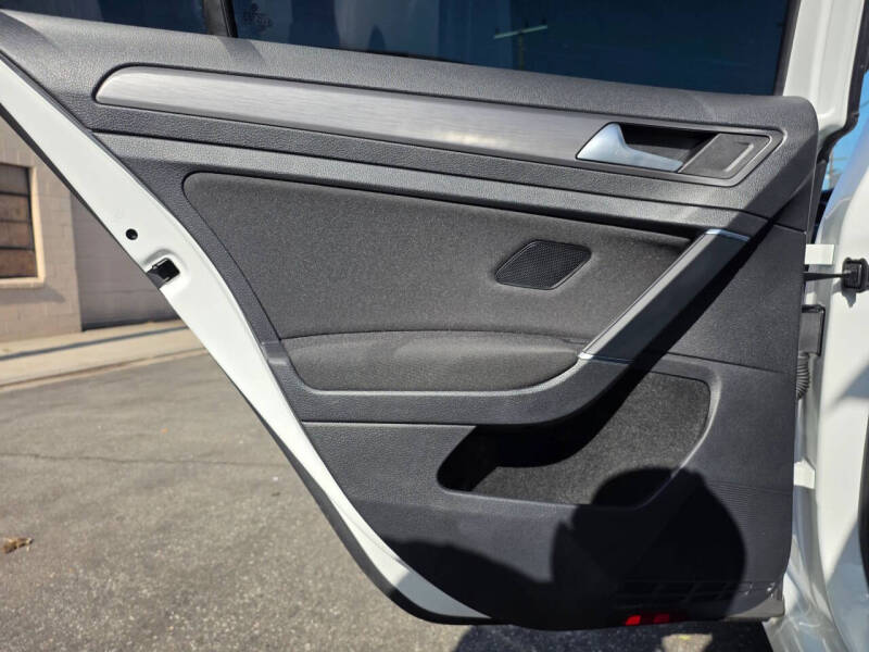2019 Volkswagen e-Golf SE