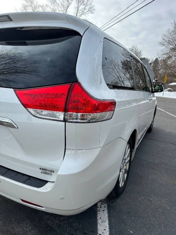 2012 Toyota Sienna Limited 7-Passenger