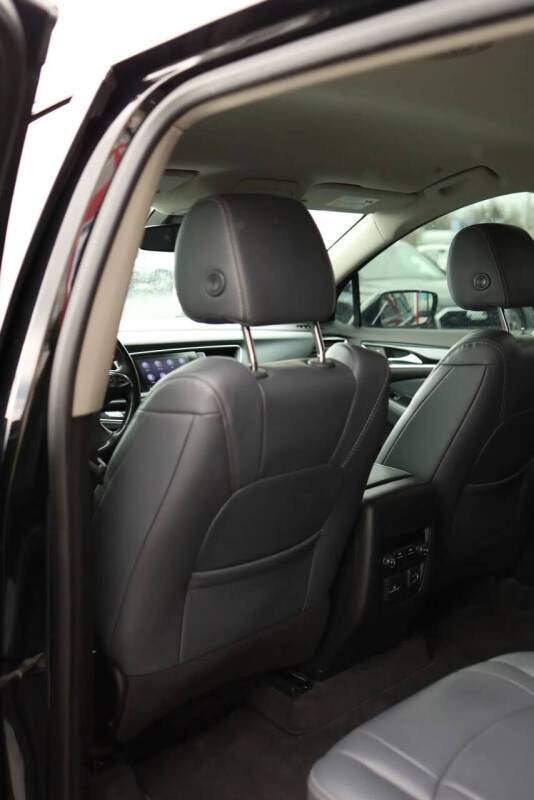 2020 Buick Enclave Essence