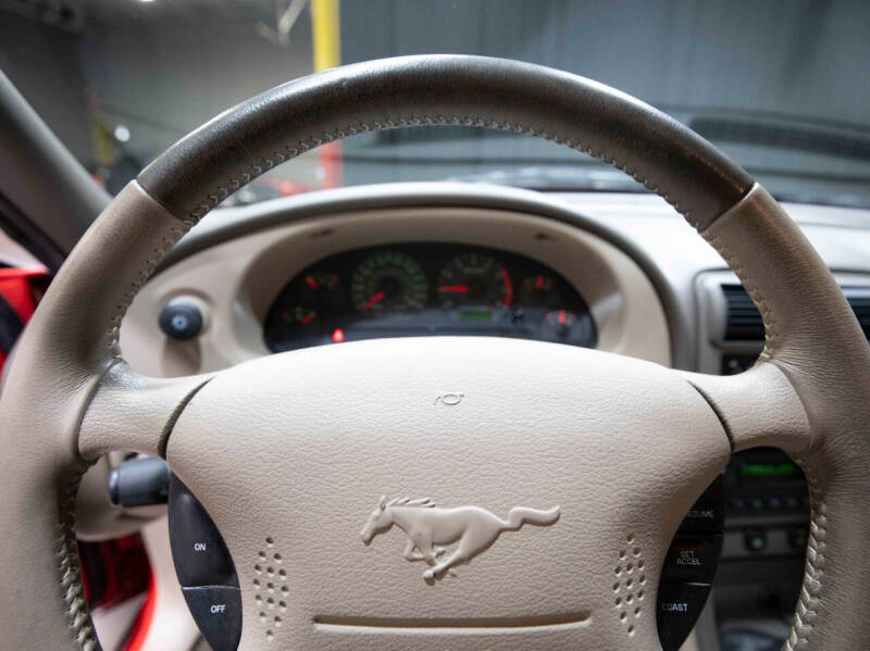 2003 Ford Mustang GT Deluxe