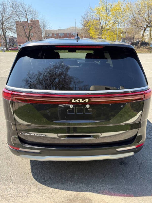 2022 Kia Carnival EX