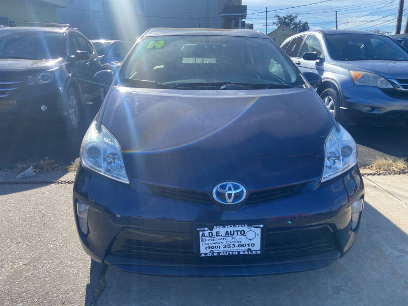 2014 Toyota Prius Four photo 8