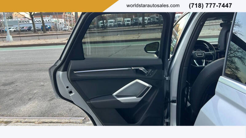 2022 Audi Q3 quattro Premium Plus 40 TFSI