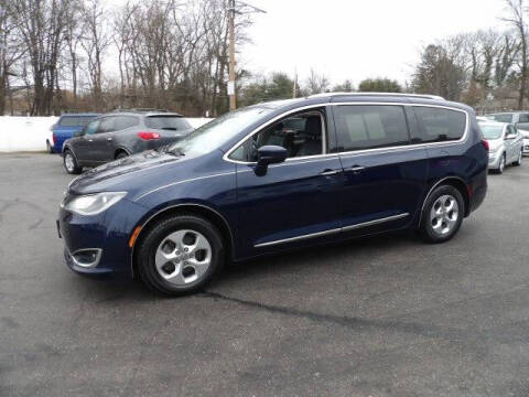 2017 Chrysler Pacifica Touring-L Plus
