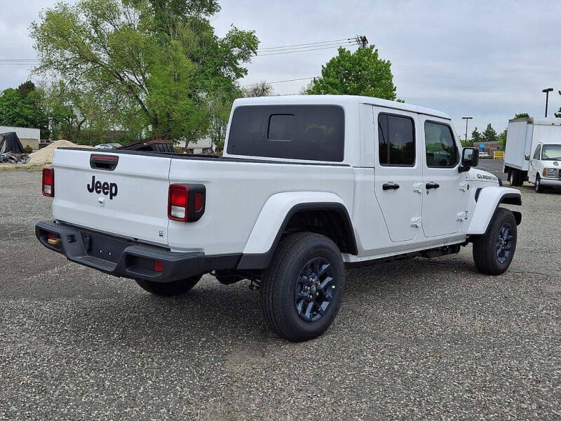 2026 Jeep Gladiator Sport