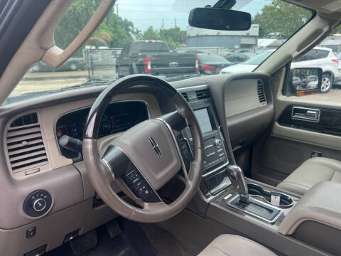 2017 Lincoln Navigator Select