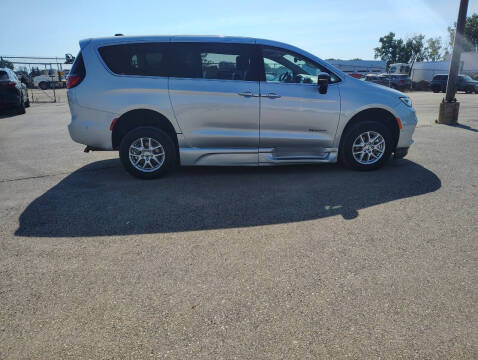 2024 Chrysler Pacifica Touring L