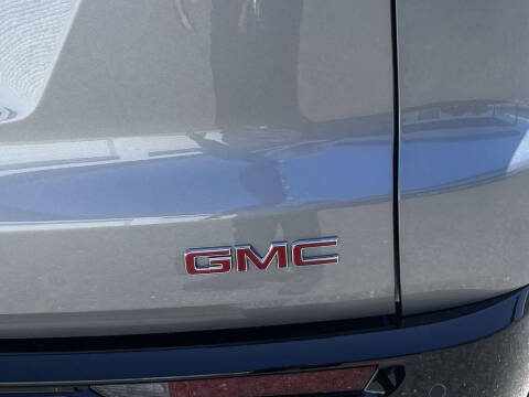 2025 GMC Acadia Denali