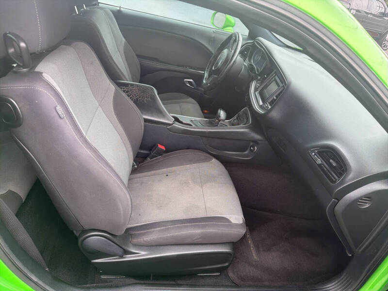 2015 Dodge Challenger SXT