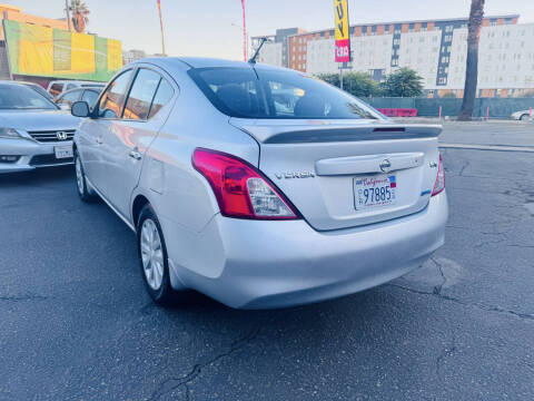 2014 Nissan Versa 1.6 SV
