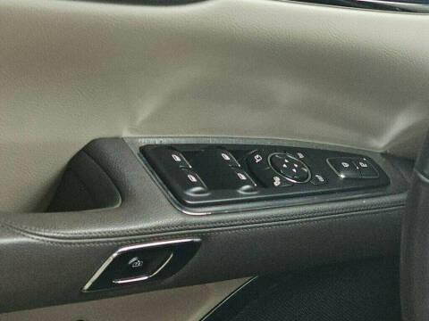 2018 Lincoln Continental Select