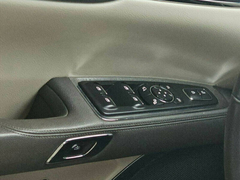 2018 Lincoln Continental Select