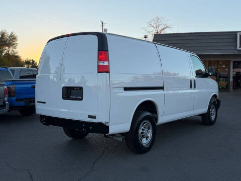 2022 Chevrolet Express 2500