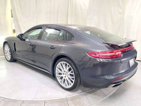 2018 Porsche Panamera 4