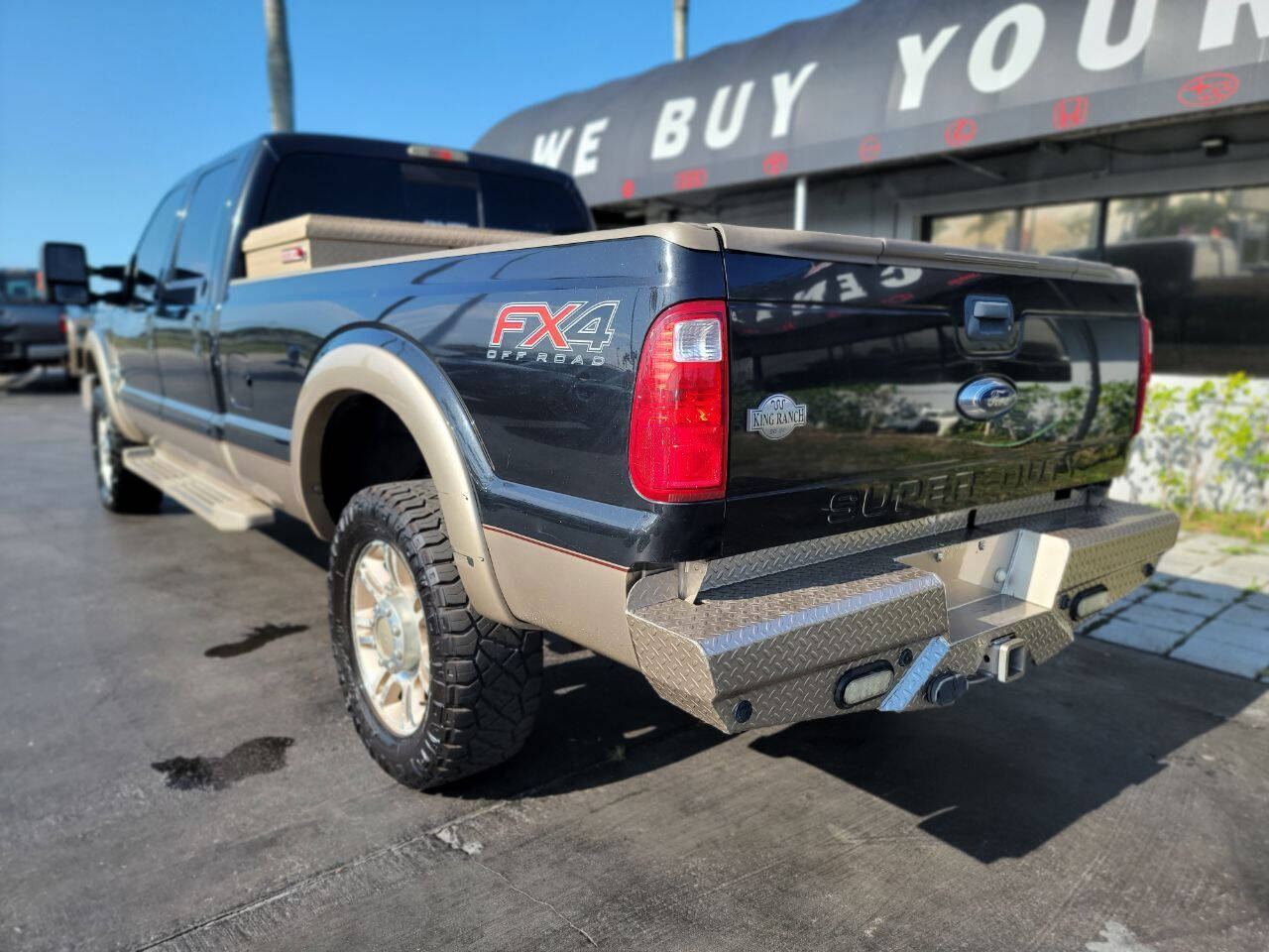 2014 Ford F-350 Super Duty  - $29,900