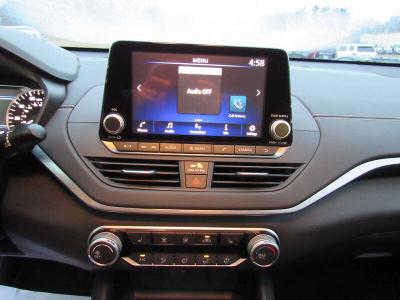 2022 Nissan Altima 2.5 SV