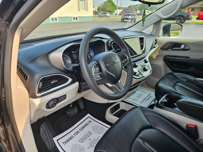 2023 Chrysler Pacifica Touring L