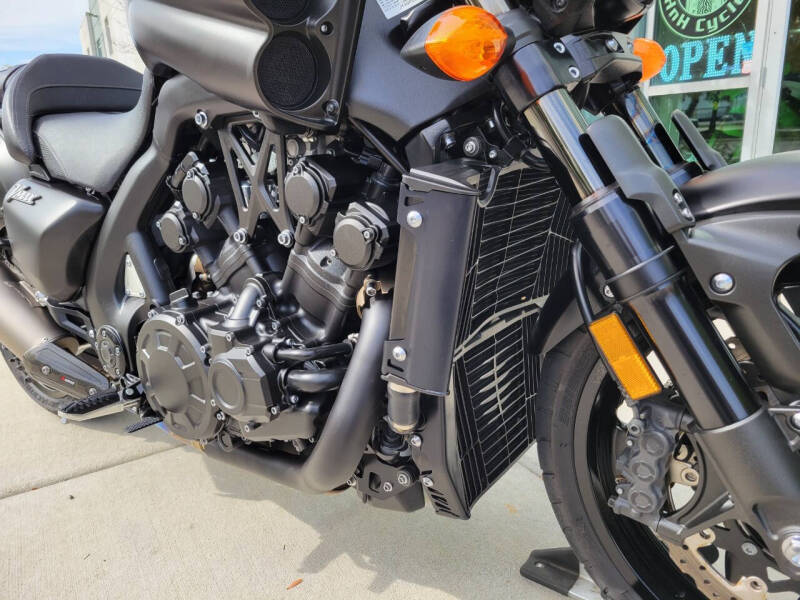 2020 Yamaha VMAX Matte Raven Black