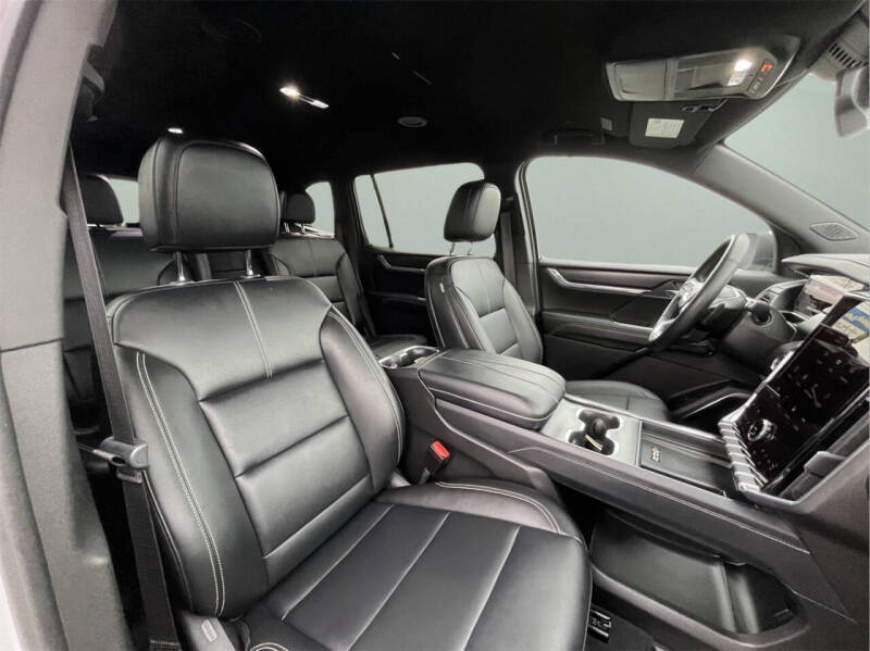 2024 GMC Acadia Elevation