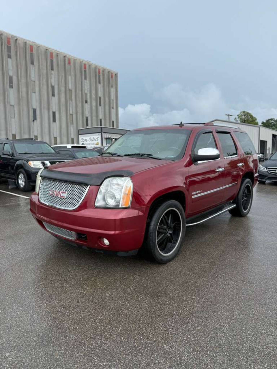 BURGND 2011 GMC Yukon Denali AWD Denali 4dr SUV 1
