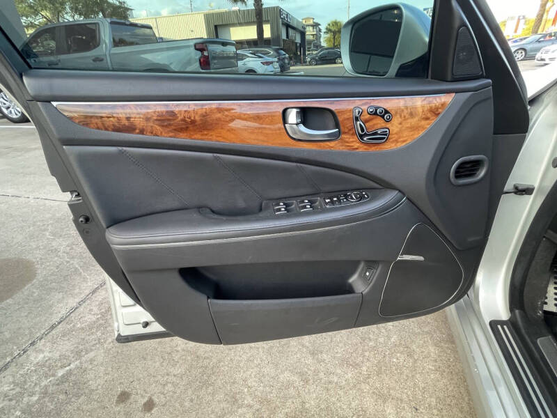 2014 Hyundai Equus Signature