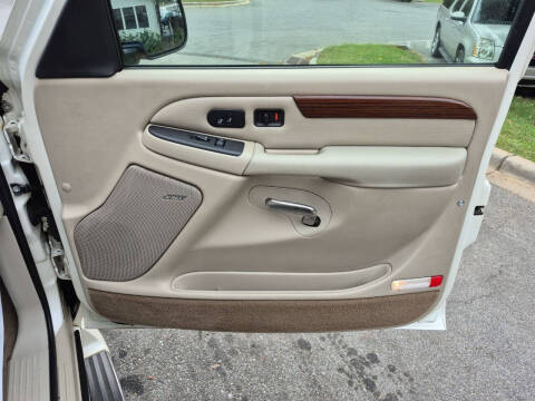 2004 Cadillac Escalade