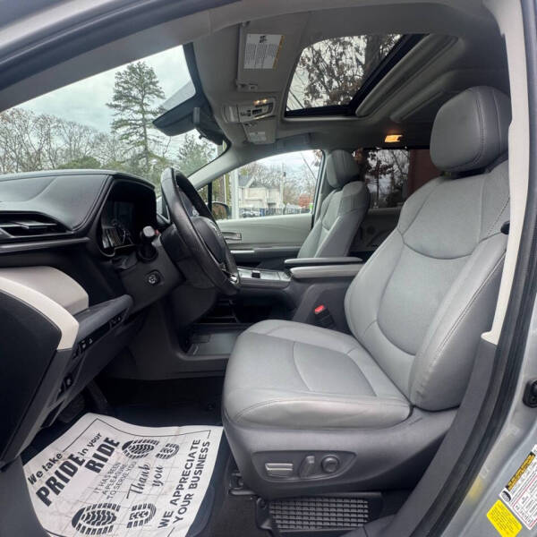 2021 Toyota Sienna Limited 7-Passenger