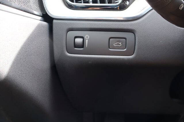 2022 Volvo XC60 B5 Inscription