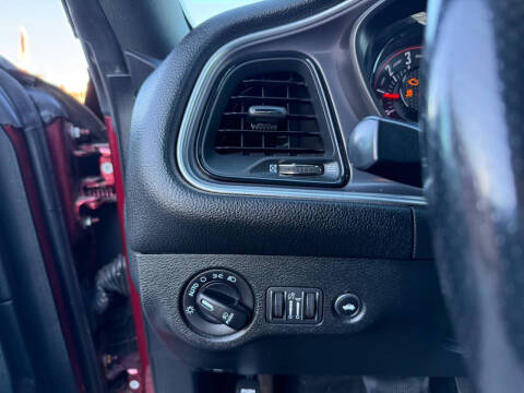 2019 Dodge Challenger SXT